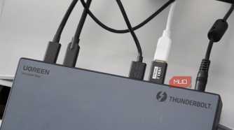 Cabes plugged into a Thunderbolt 4 dock.