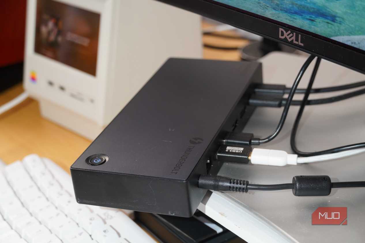 Accessories plugged into a Thunderbolt 4 docking station.