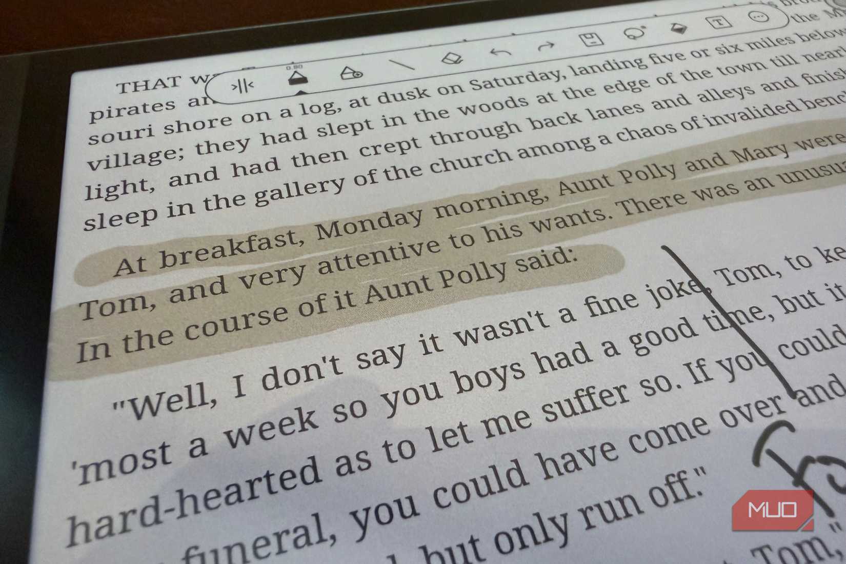 close up of highlighting on color e-ink