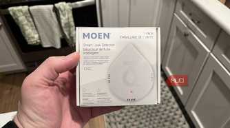 The box of a Moen Leak Detector