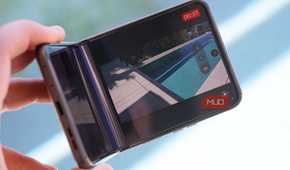 Tilt to zoom on the Razr 2026.