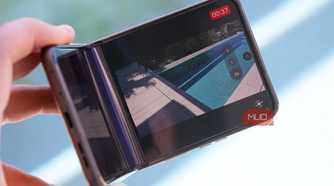 Tilt to zoom on the Razr 2026.