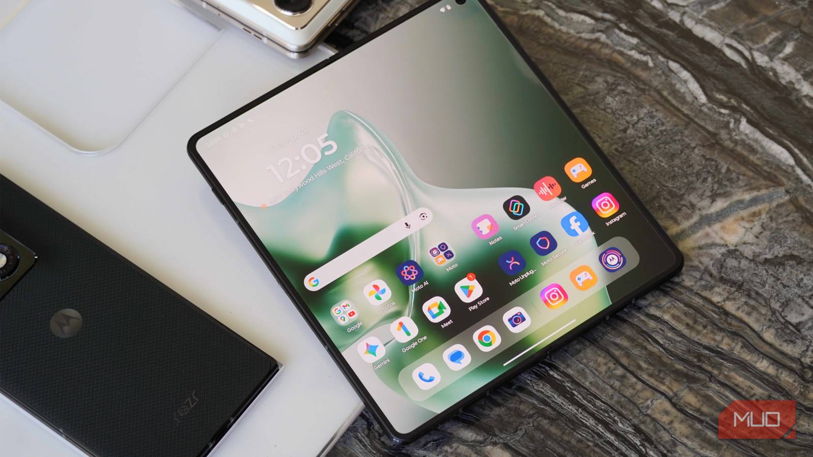 لماذا تحتوي الهواتف على بطاريات أصغر في الولايات المتحدة مقارنة بالموديلات العالمية؟ لماذا تحتوي الهواتف على بطاريات أصغر في الولايات المتحدة مقارنة بالموديلات العالمية؟
