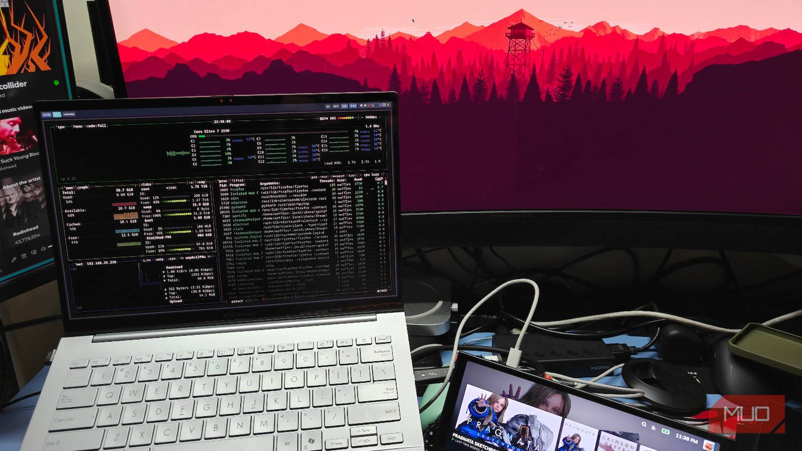 I tested four Linux tiling window managers and one of them clearly won me over