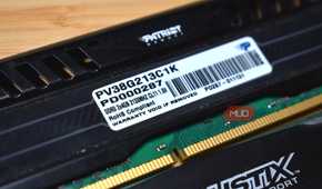 old ddr3 ram memory sticks with latency close up.
