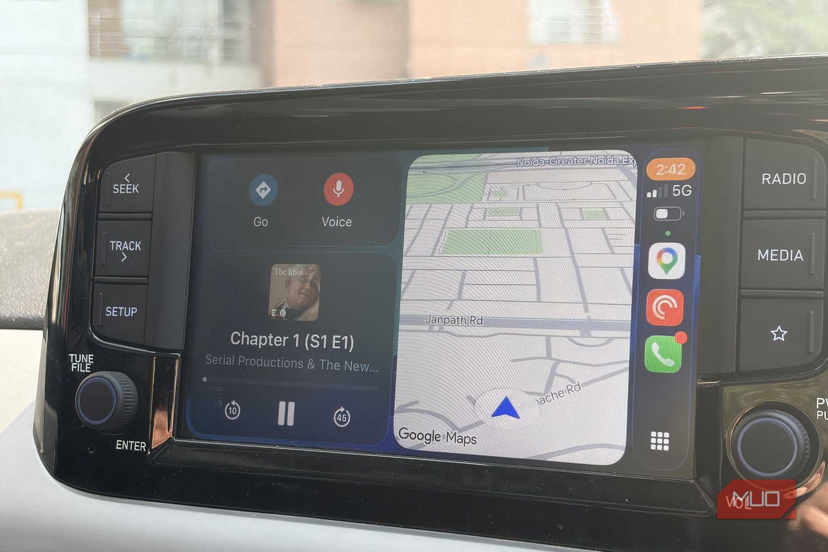 CarPlayでPocket Castsを使用している画面
