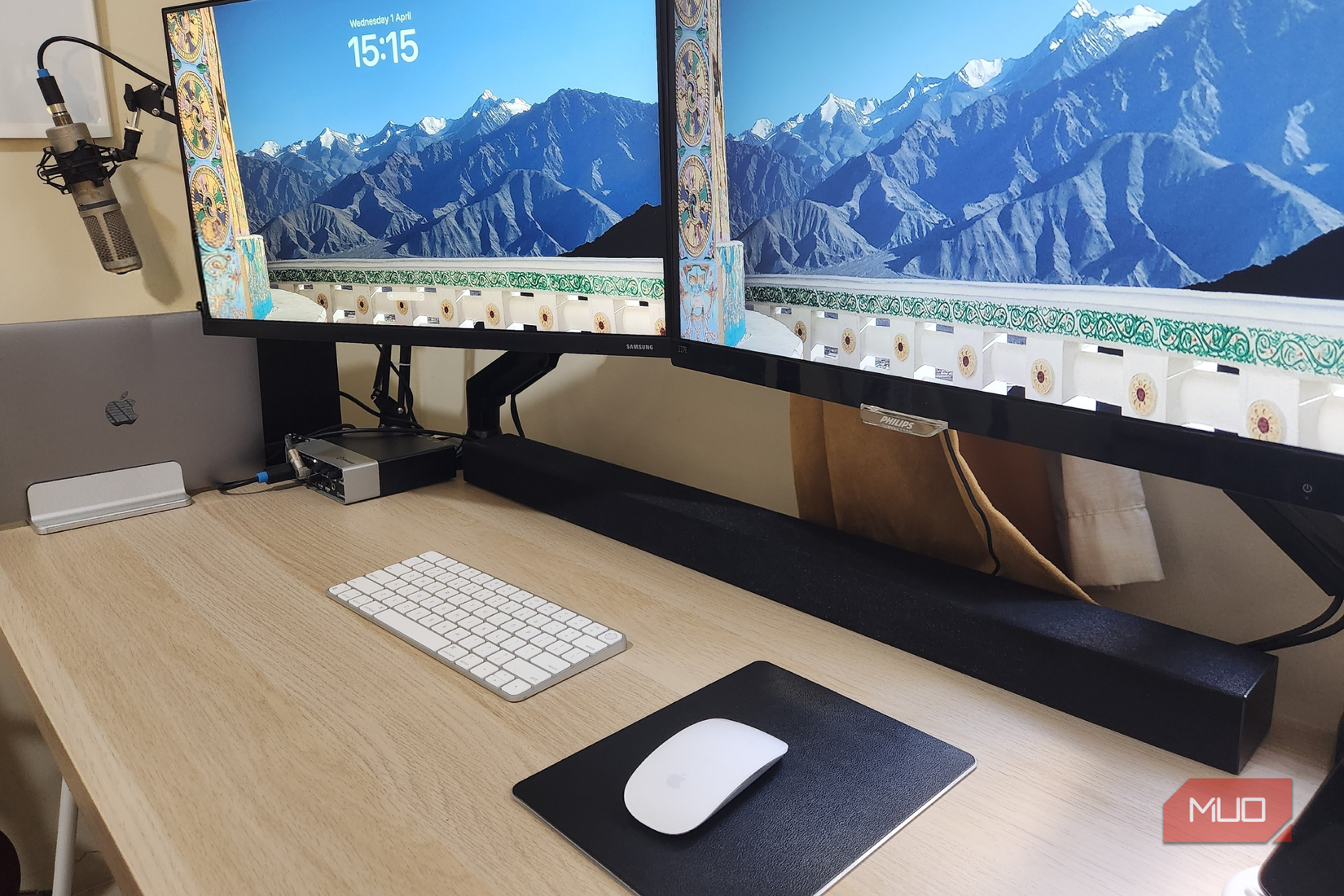 A soundbar used as a desktop speaker.
