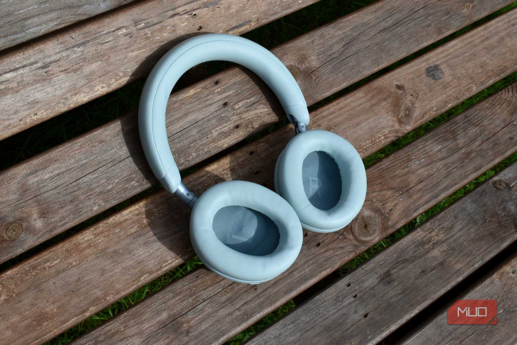 soundcore space 2 headphones earcups.