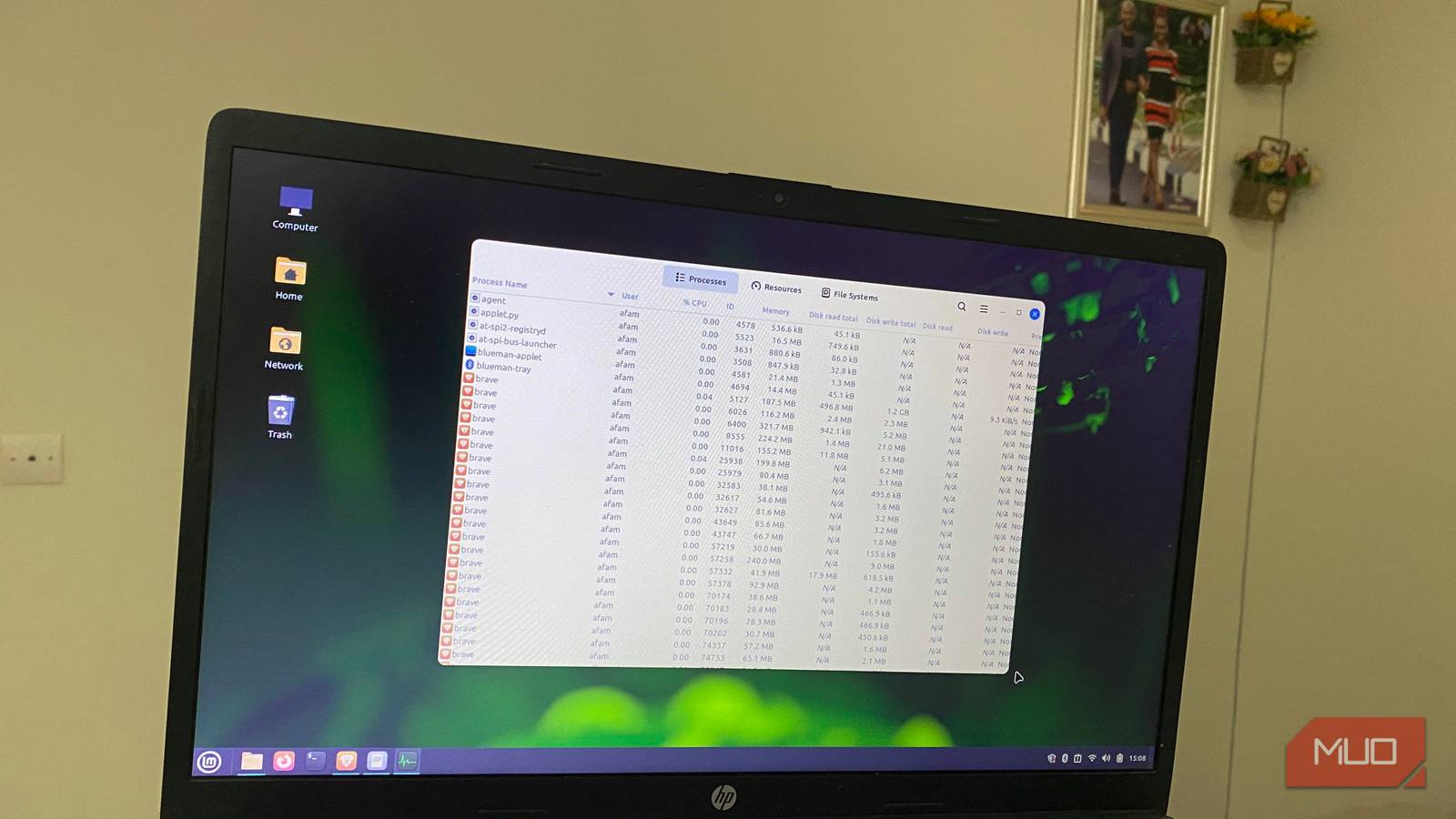 I turned on zram and my 8GB Linux laptop stopped choking on browser tabs