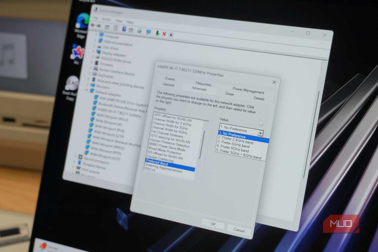 Picking a preferred band for Wi-Fi in Windows 11.
