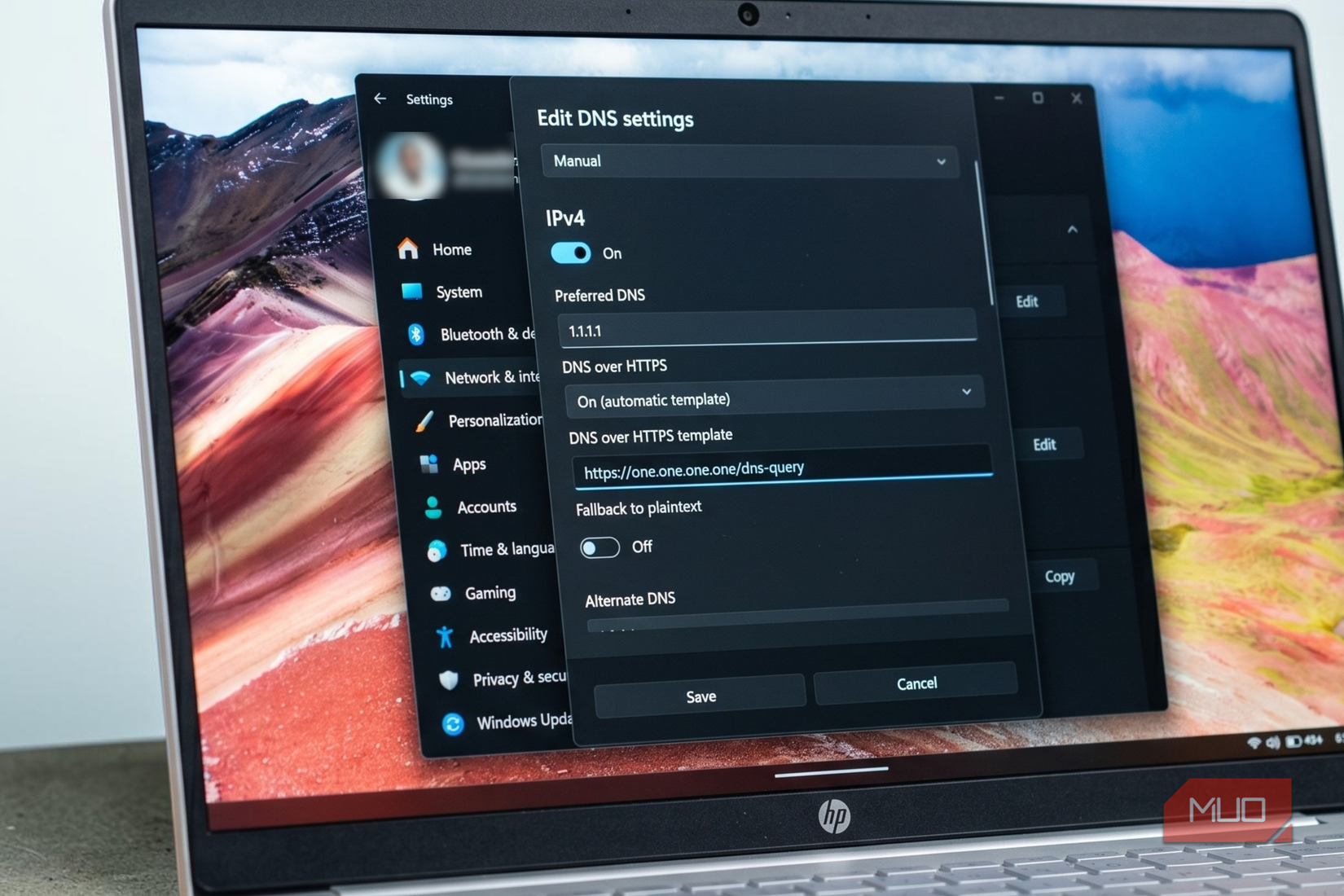 Windows 11 Edit DNS settings pop-up.