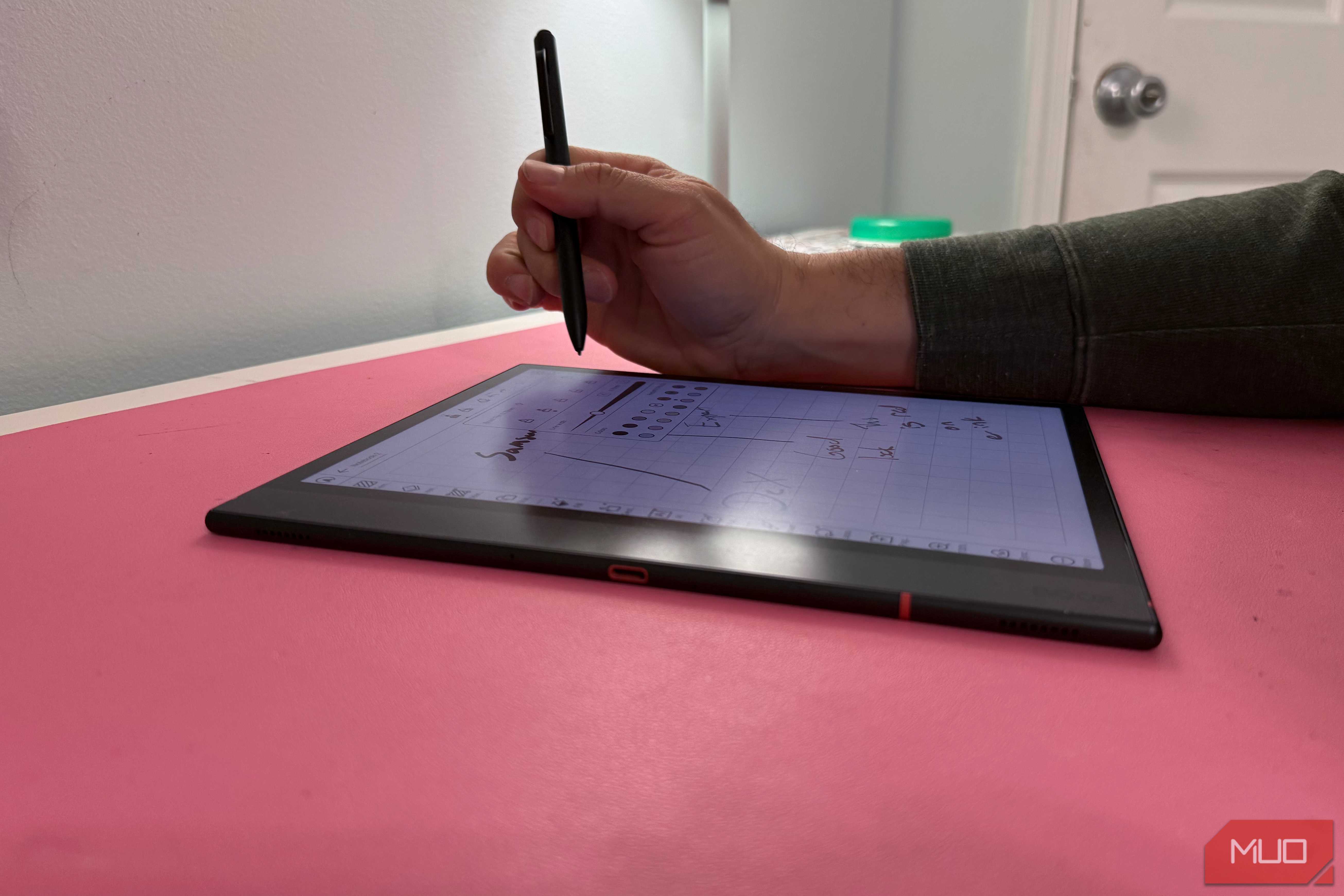 Color E Ink Card A color e-ink tablet sounded like a dream come true until I actually ...