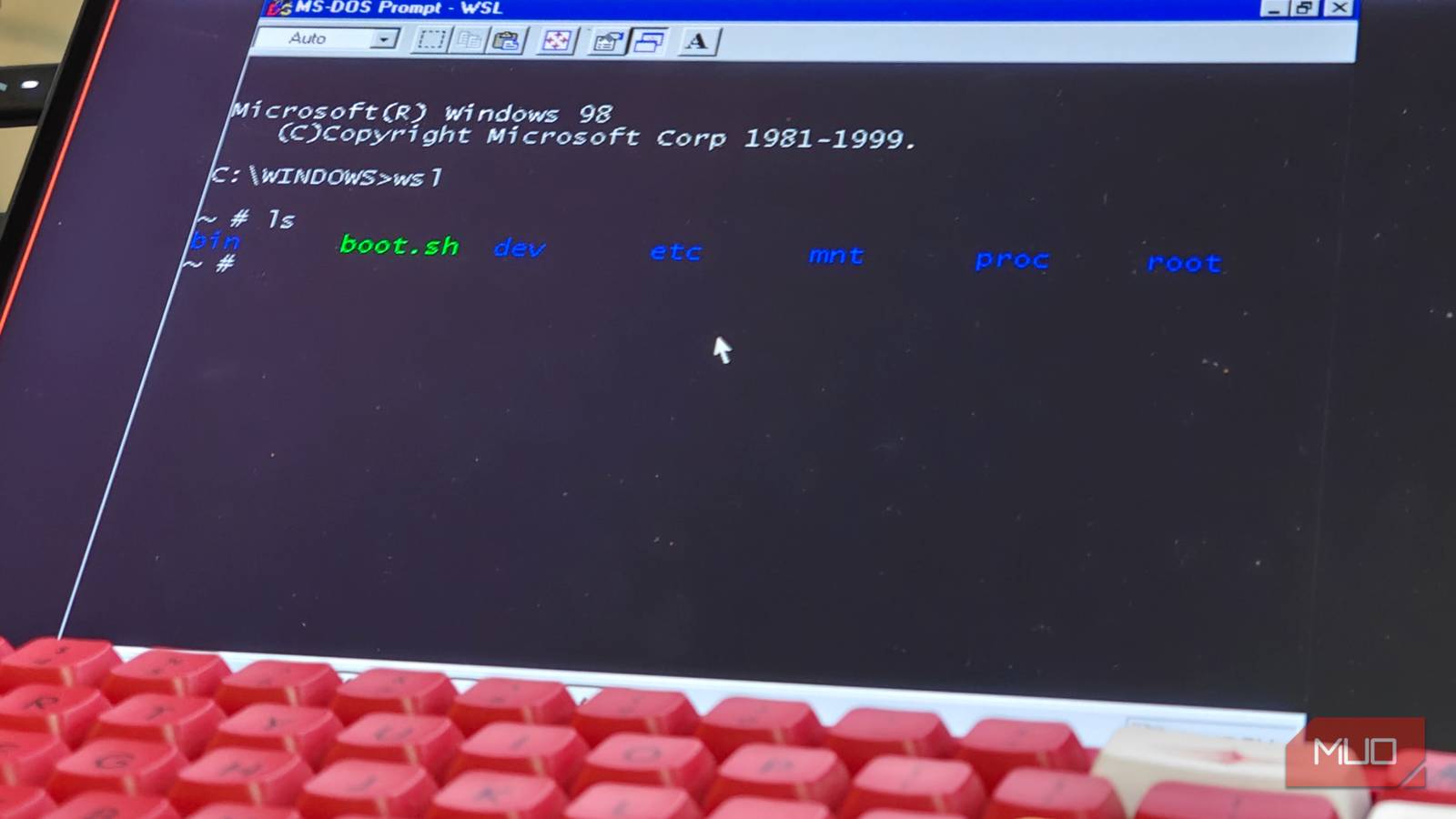 Someone figured out how to run Windows 9x inside Linux and it's surprisingly useful