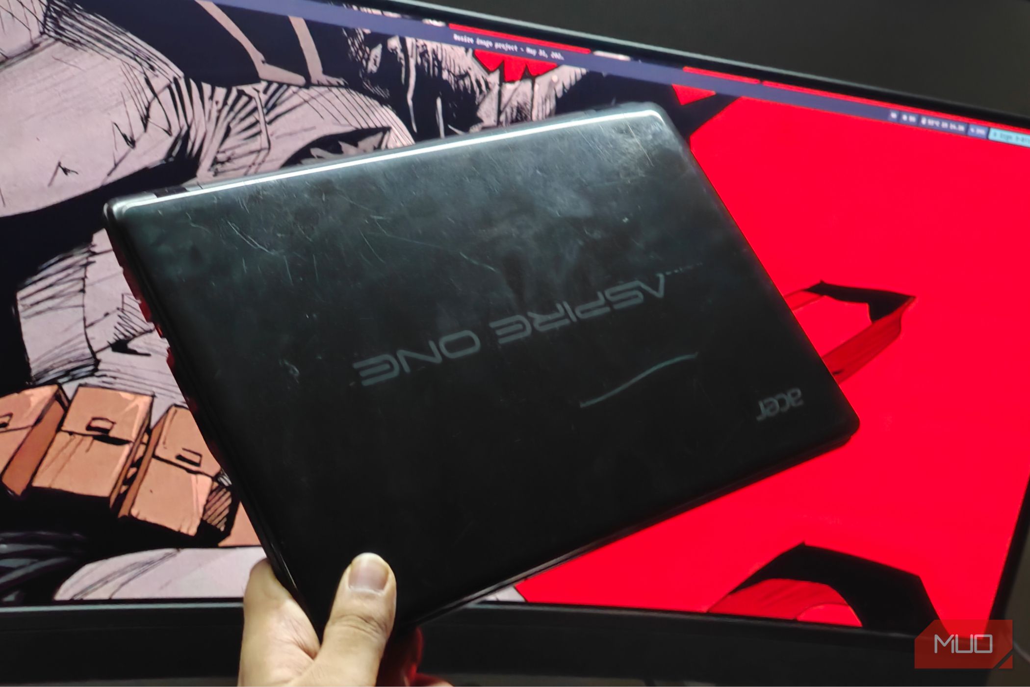 The Acer Aspire One 725 in all its glory