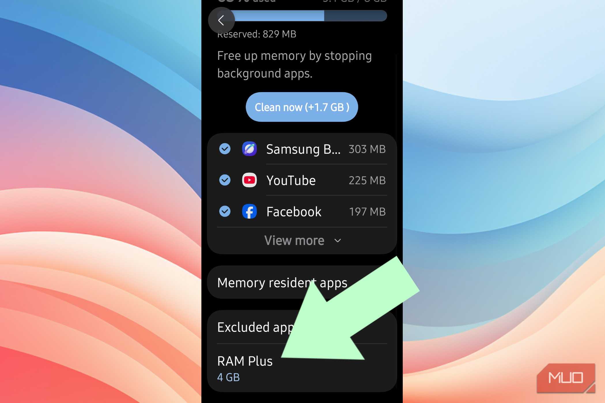 An arrow pointing at RAM Plus on Android