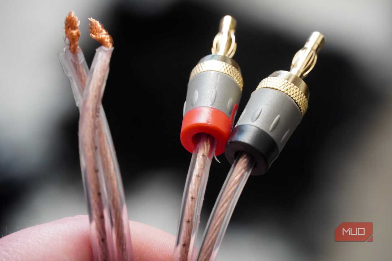 Copper speaker wire compared to banana plugs.