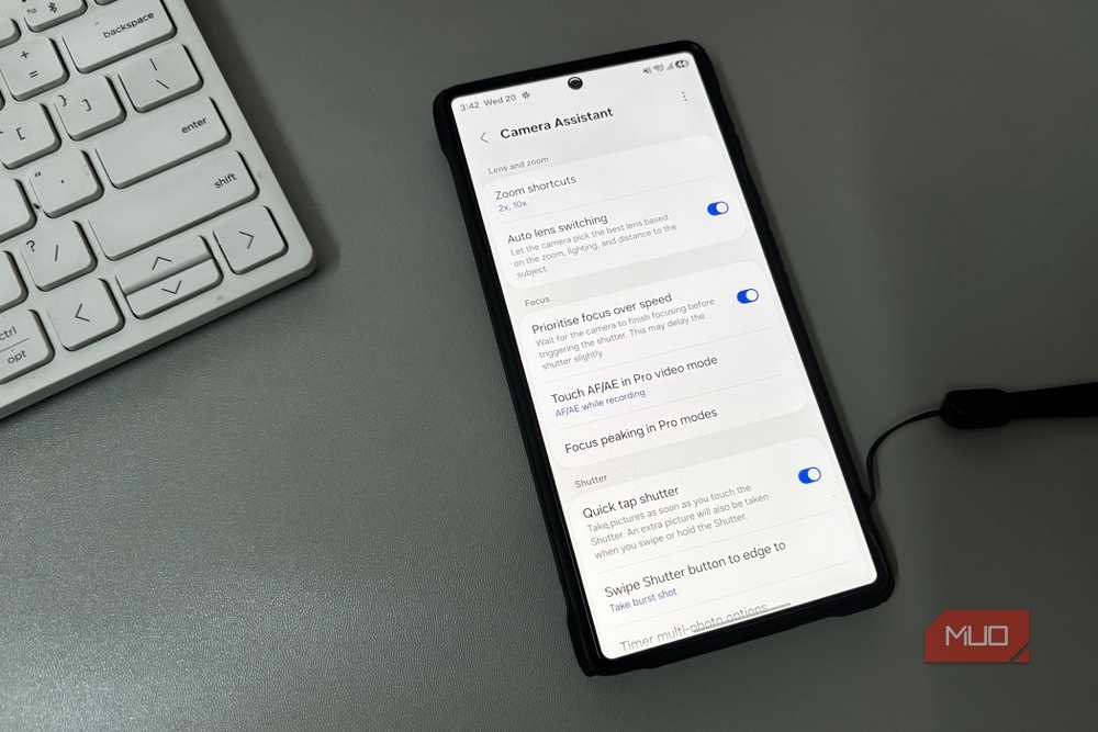 Camera Assistant settings on a Galaxy phone