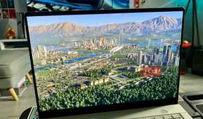 Cities Skylines 2 on an ROG Zephyrus G14 gaming laptop