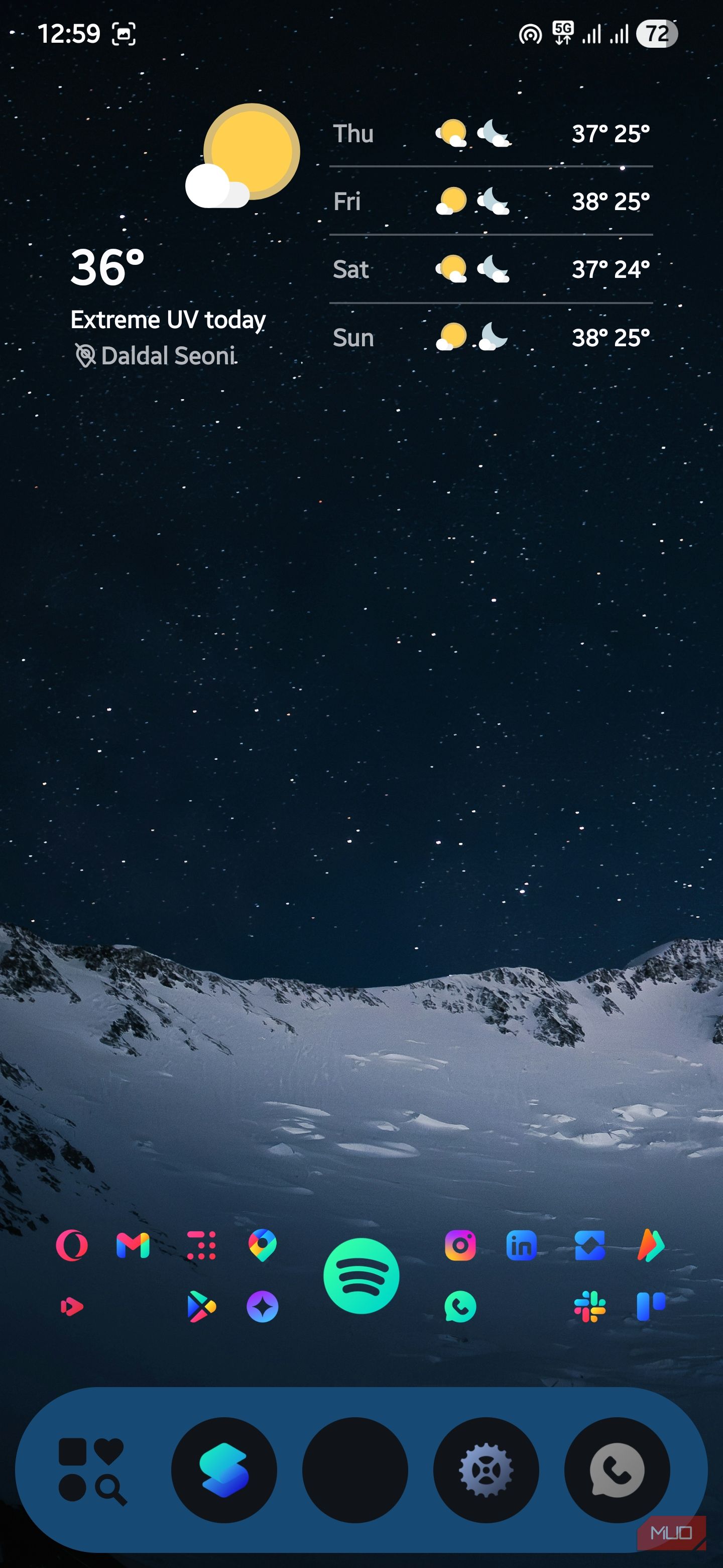 I added a Windows-style taskbar to Android, and it just makes sense