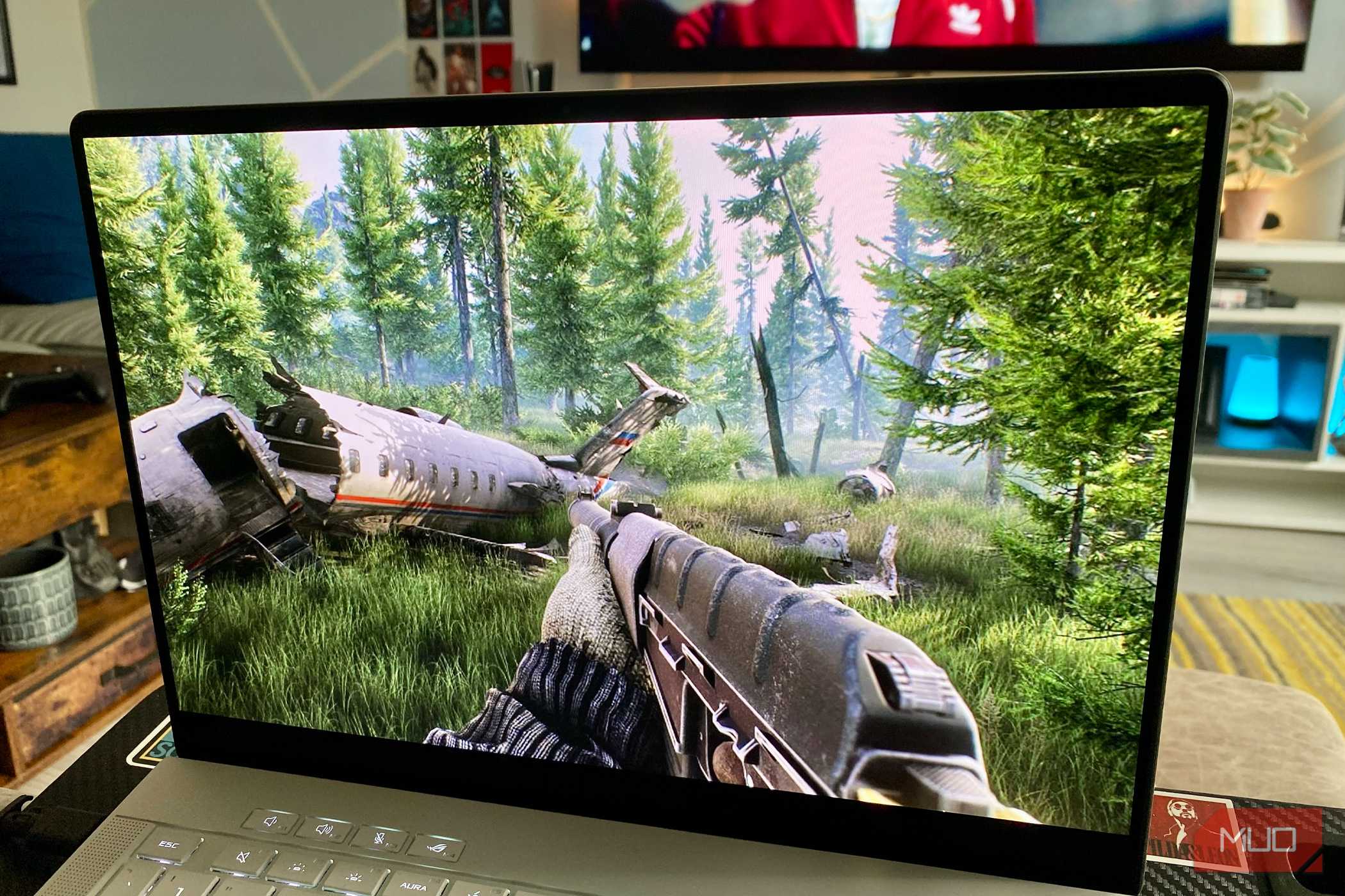 Escape from Tarkov on an ROG Zephyrus G14 gaming laptop