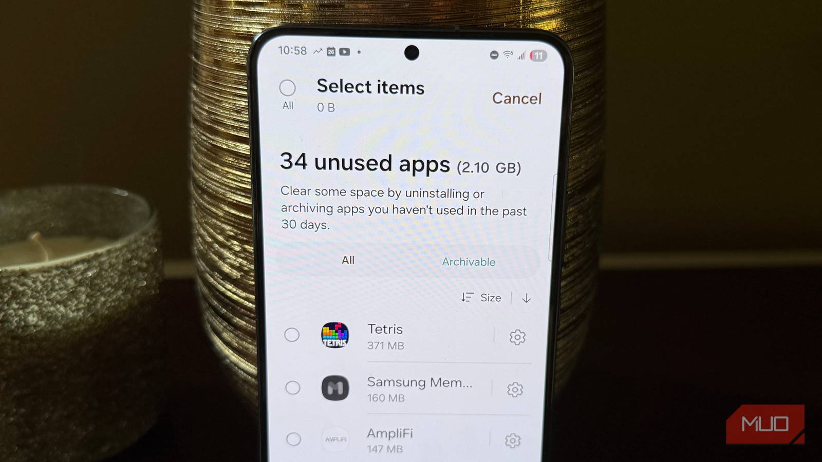 Photo: makeuseof.com Google Messages vs. WhatsApp: Testing RCS in Europe