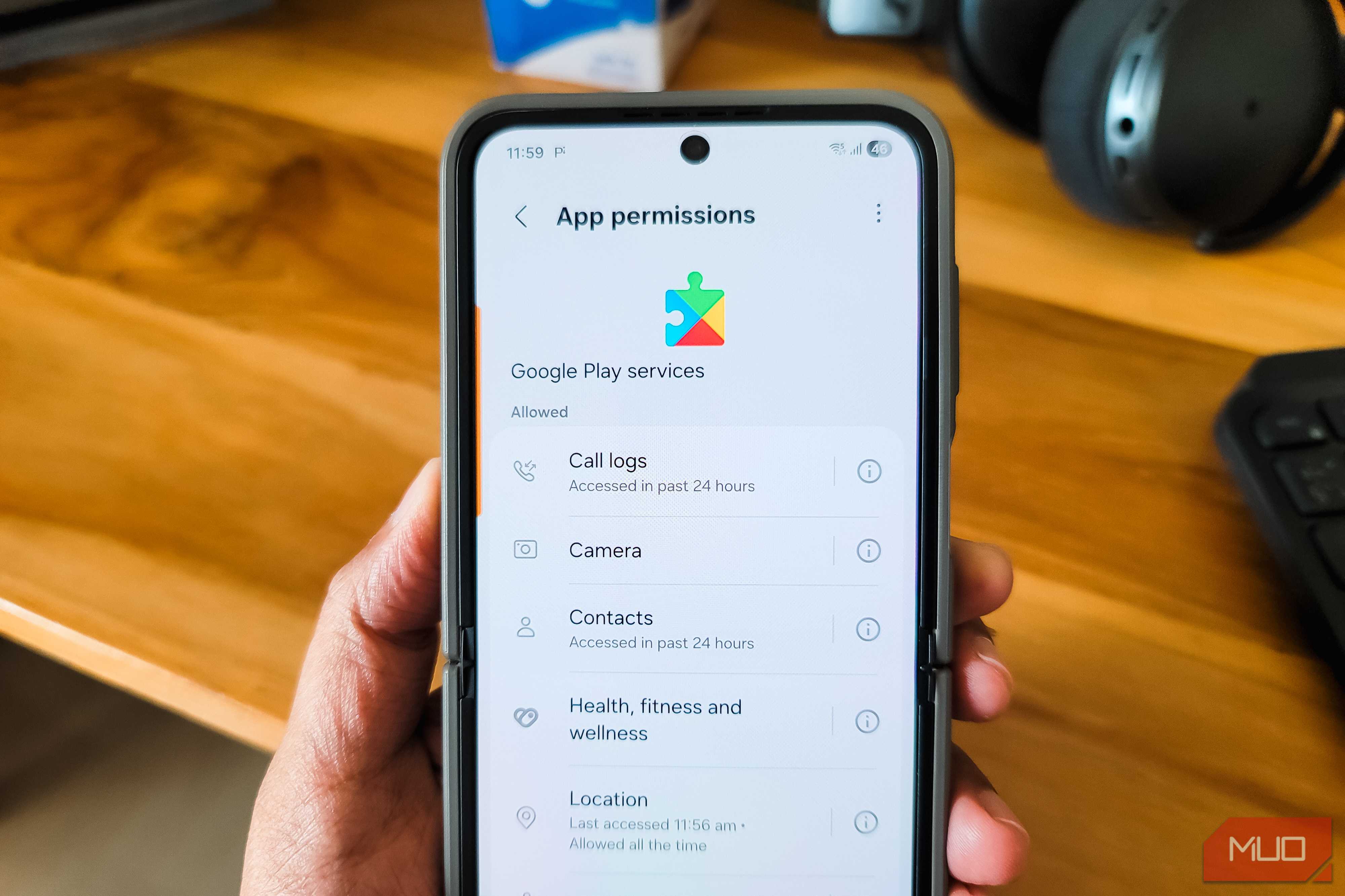 Google Play Services app permission dialog open ona Samsung Galaxy Z Flip 6