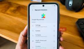 Google Play Services app permission dialog open ona Samsung Galaxy Z Flip 6