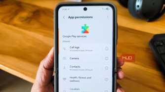 Google Play Services app permission dialog open ona Samsung Galaxy Z Flip 6