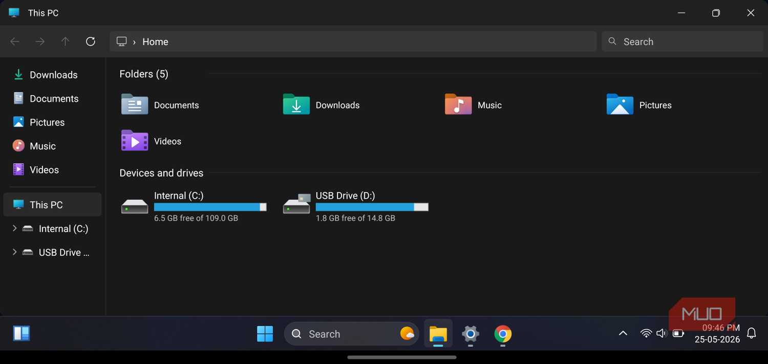 HyperDroid launcher displaying a This PC file explorer window.