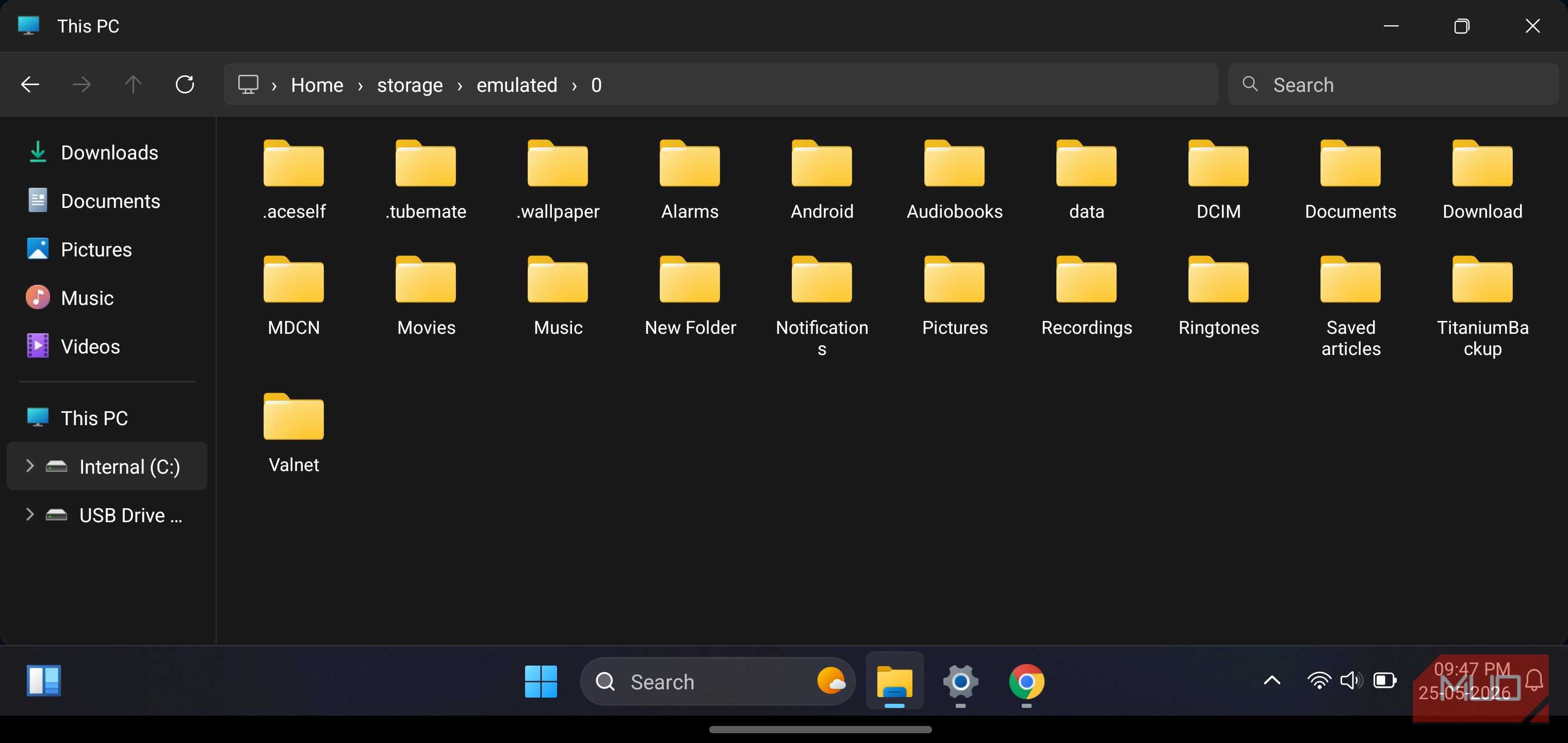 HyperDroid launcher showing a file explorer window open to the root Android storage directory.