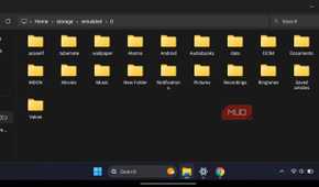 HyperDroid launcher showing a file explorer window open to the root Android storage directory.