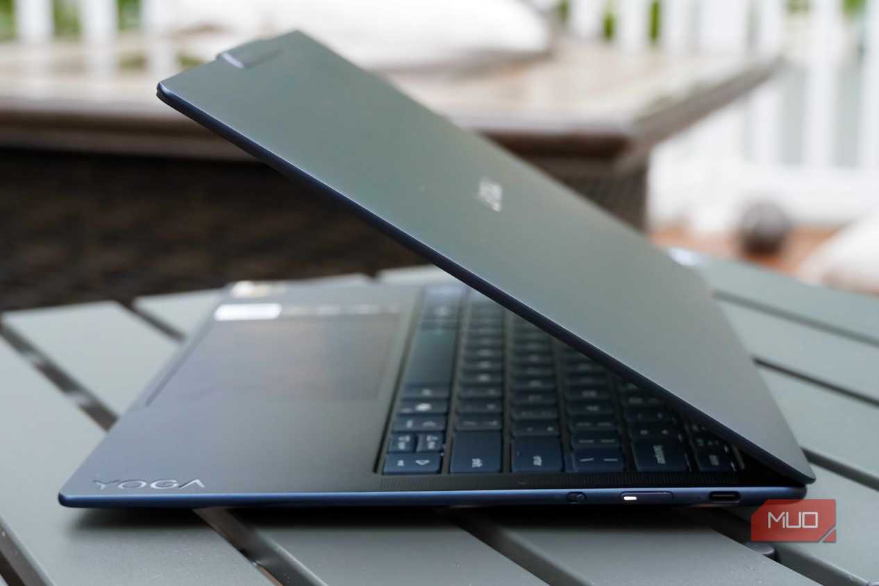 Lenovo-Yoga-Slim-7x-6