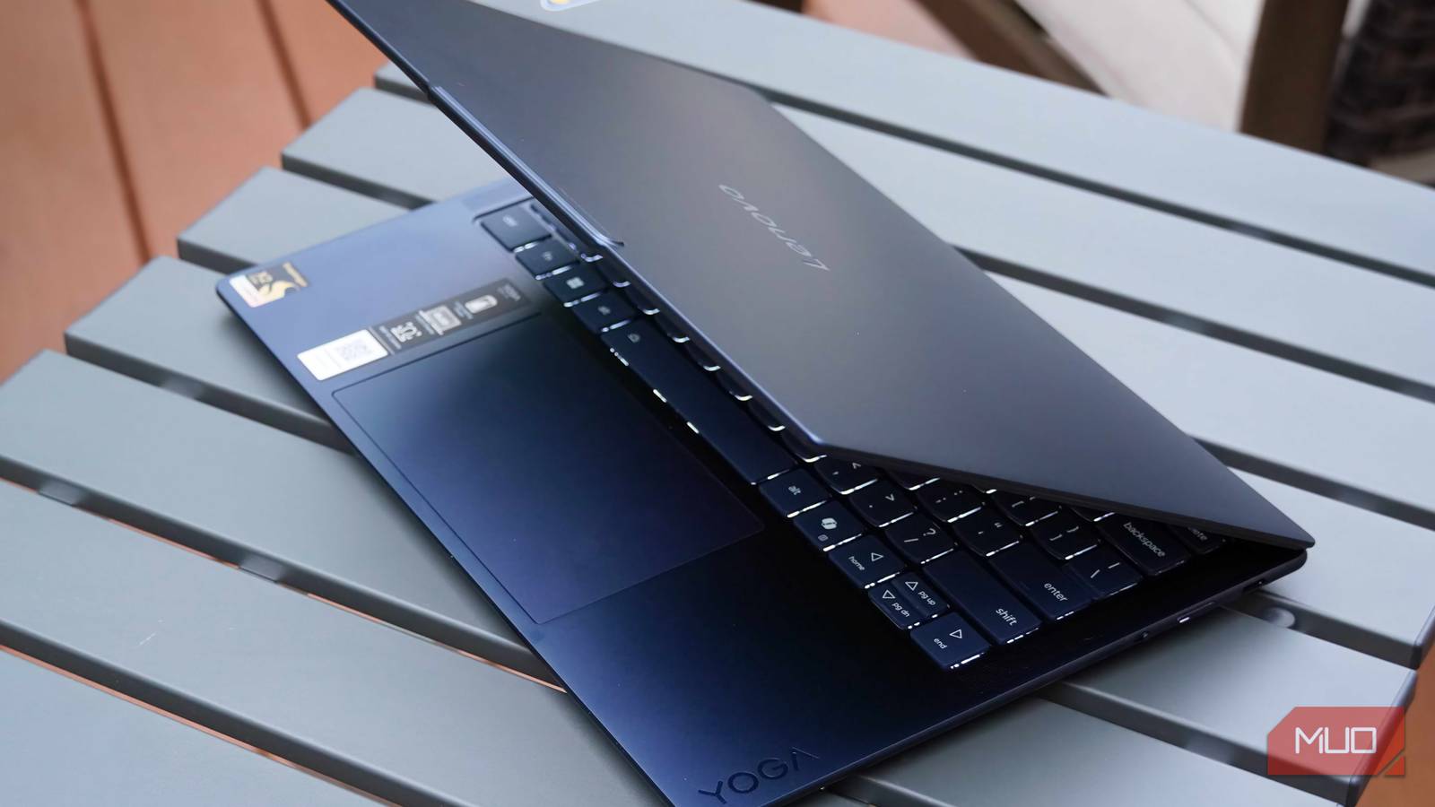 لقد حان الوقت لترك أجهزة الكمبيوتر المحمولة Intel وAMD خلفك، وهذا هو جهاز Snapdragon الذي يجب عليك شراؤه بدلاً من ذلك لقد حان الوقت لترك أجهزة الكمبيوتر المحمولة Intel وAMD خلفك، وهذا هو جهاز Snapdragon الذي يجب عليك شراؤه بدلاً من ذلك