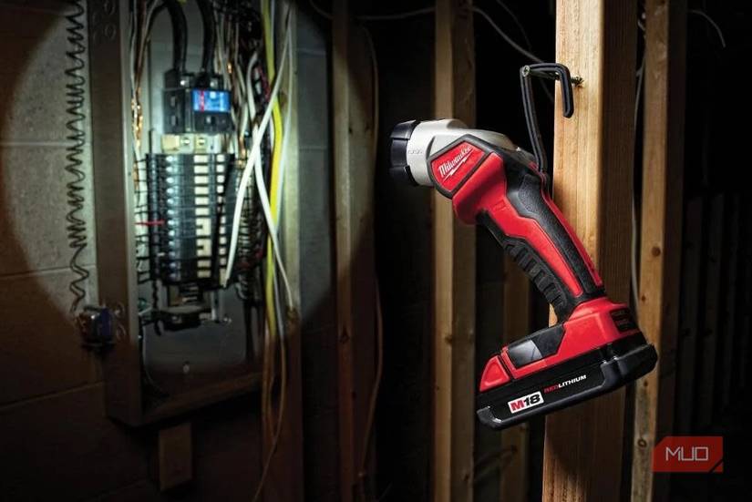 厄介な修理作業をはるかに簡単にする5つのハンズフリー電球