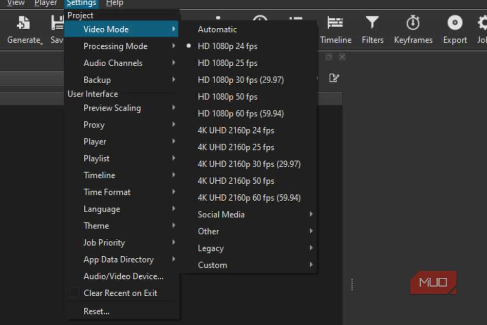 Shotcut's settings panel offers export options for various formats and resolutions.