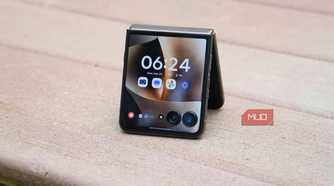 The Motorola Razr Ultra 2026 cover screen.