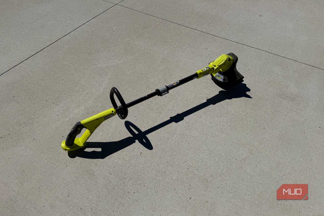 Ryobi 18v string trimmer on concrete