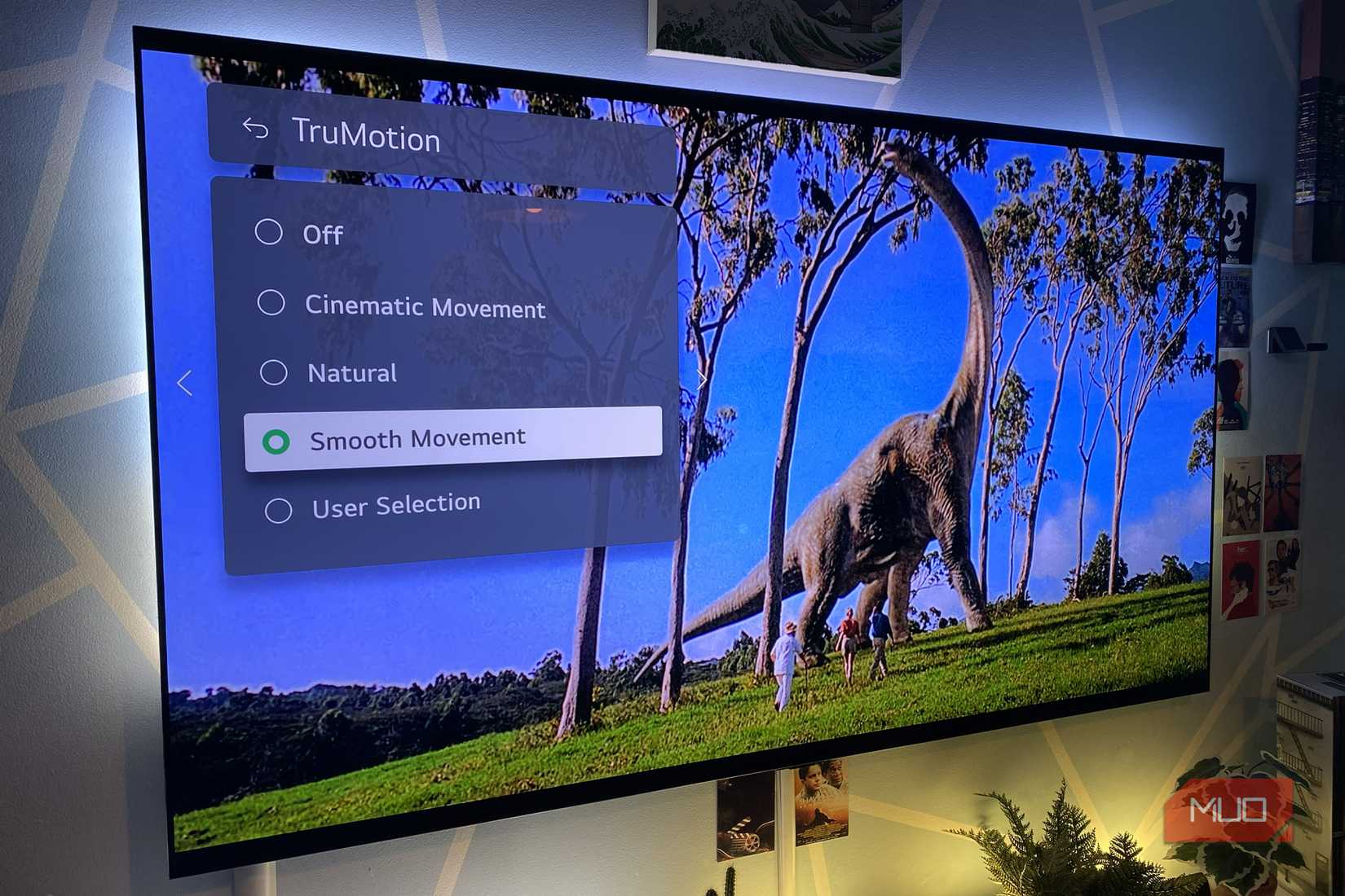 Motion Smoothing with Jurassic Park on an LG G3 OLED TV