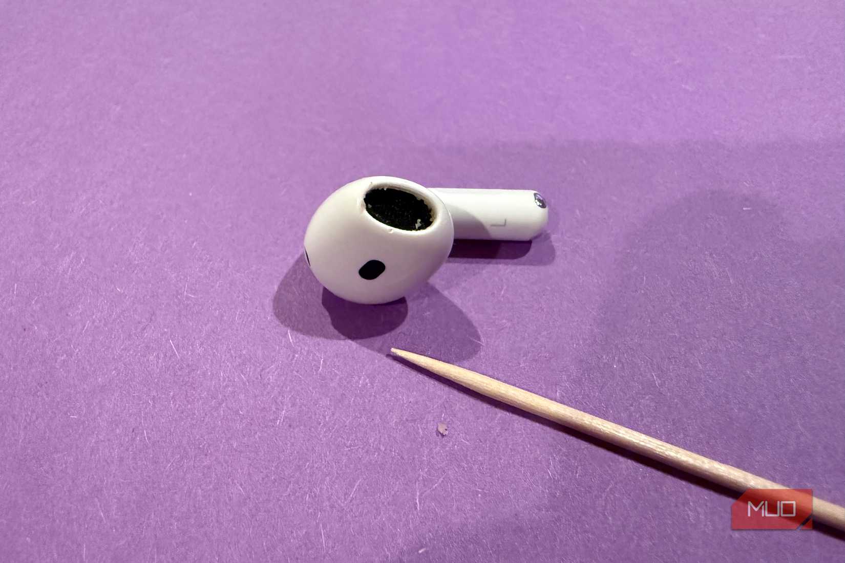 cleaning wax from earbuds