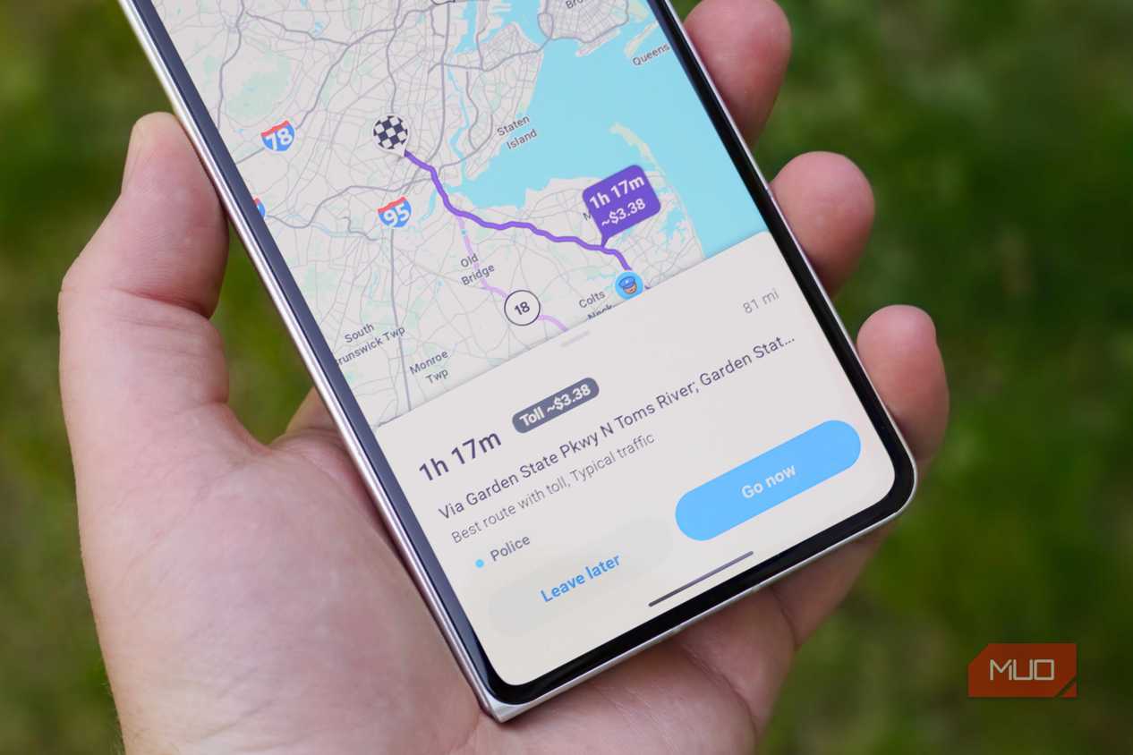 Creating a trip plan in the Waze app.