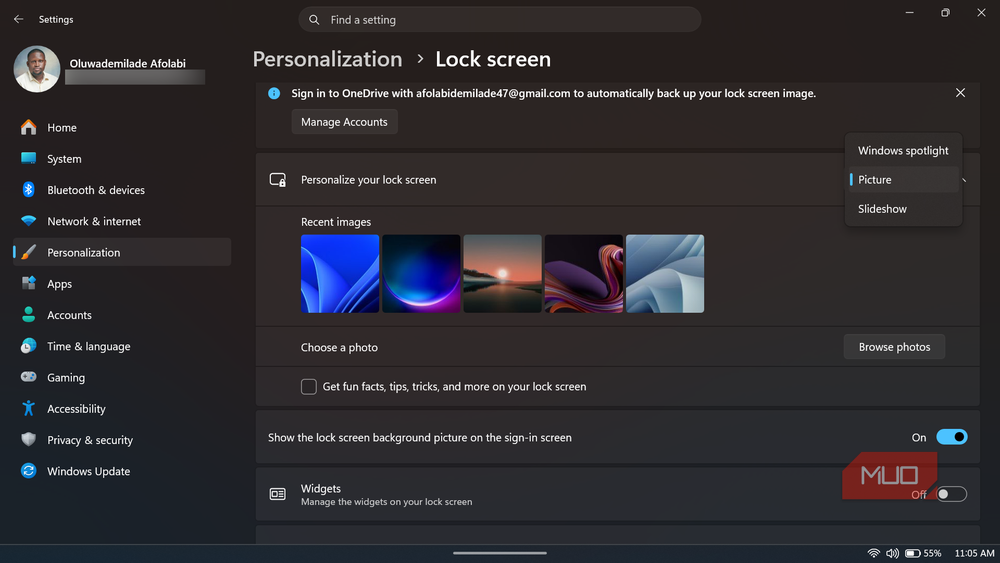 Lock screen settings showing the switch from Windows Spotlight to Picture