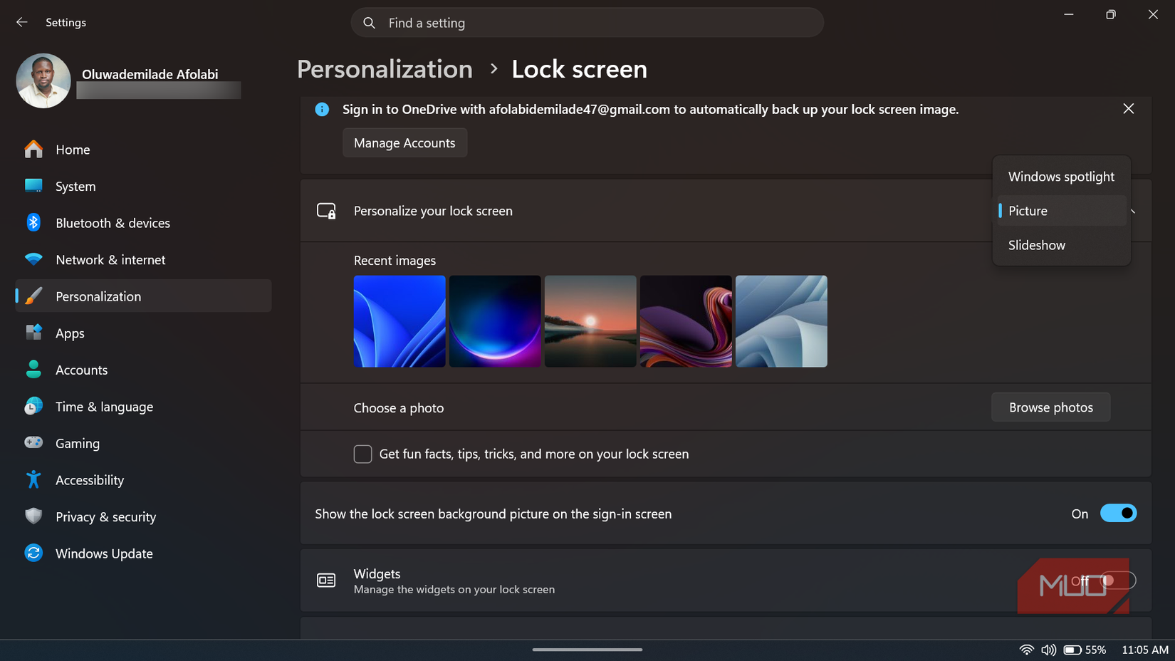 Windows 11 のロック画面設定により、背景オプションが Windows スポットライトから画像に変更されます。