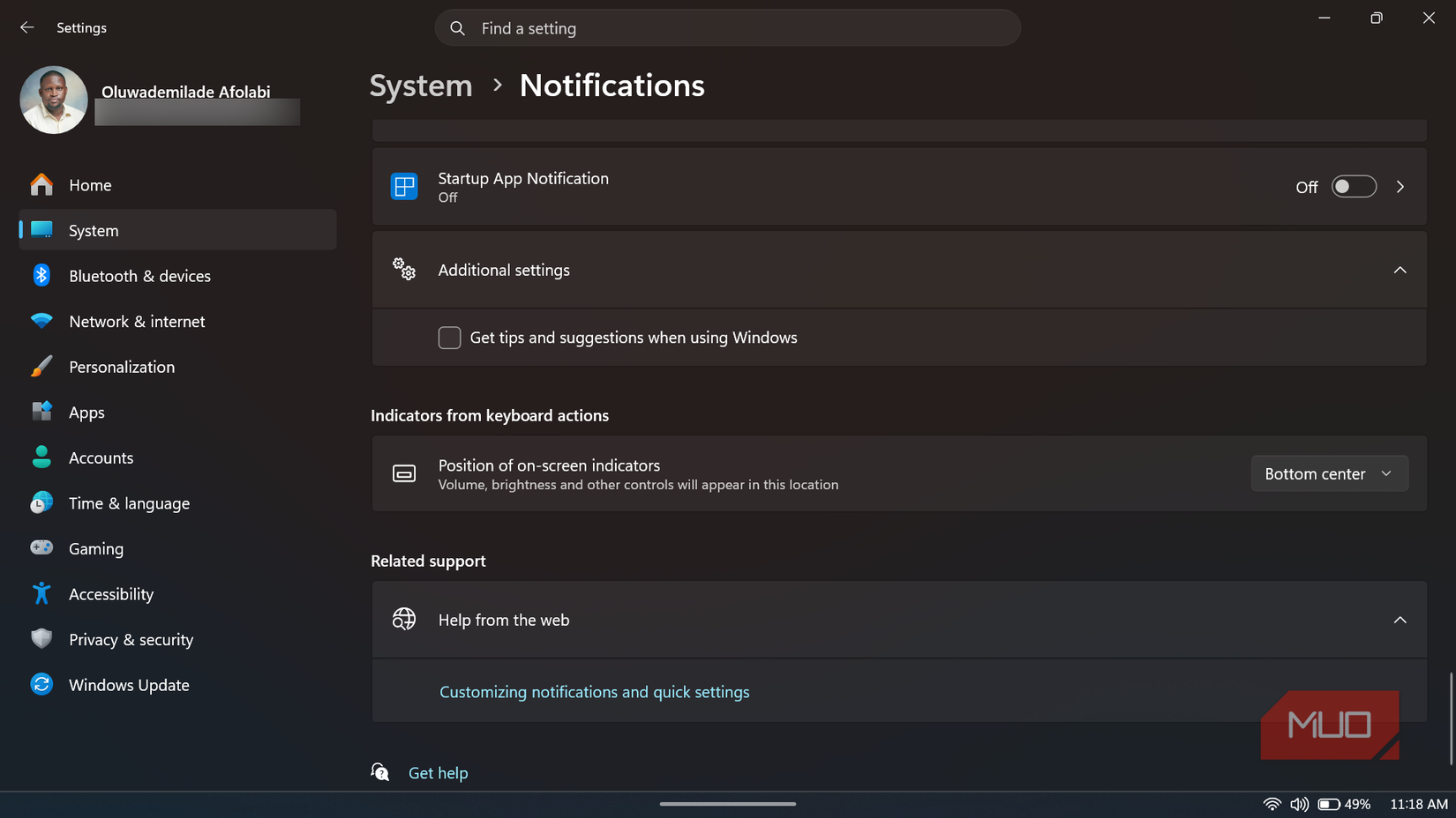 Windows 11 の通知設定で、[Windows 使用時のヒントと提案を取得する]がオフになっています。