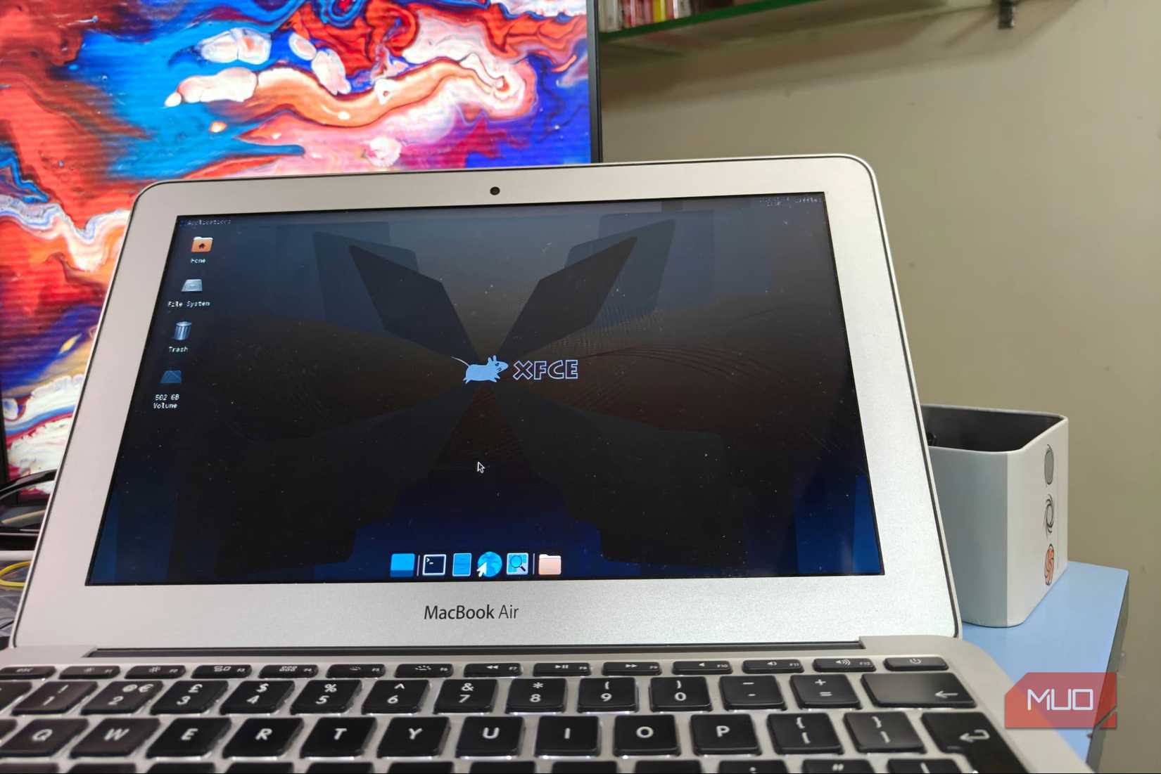 I tried 4 lightweight Linux distros on a 4GB laptop, and one surprised me