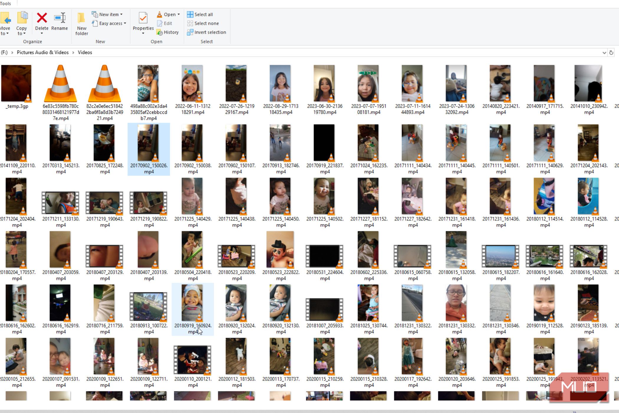 A bunch of videos showing the VLC player