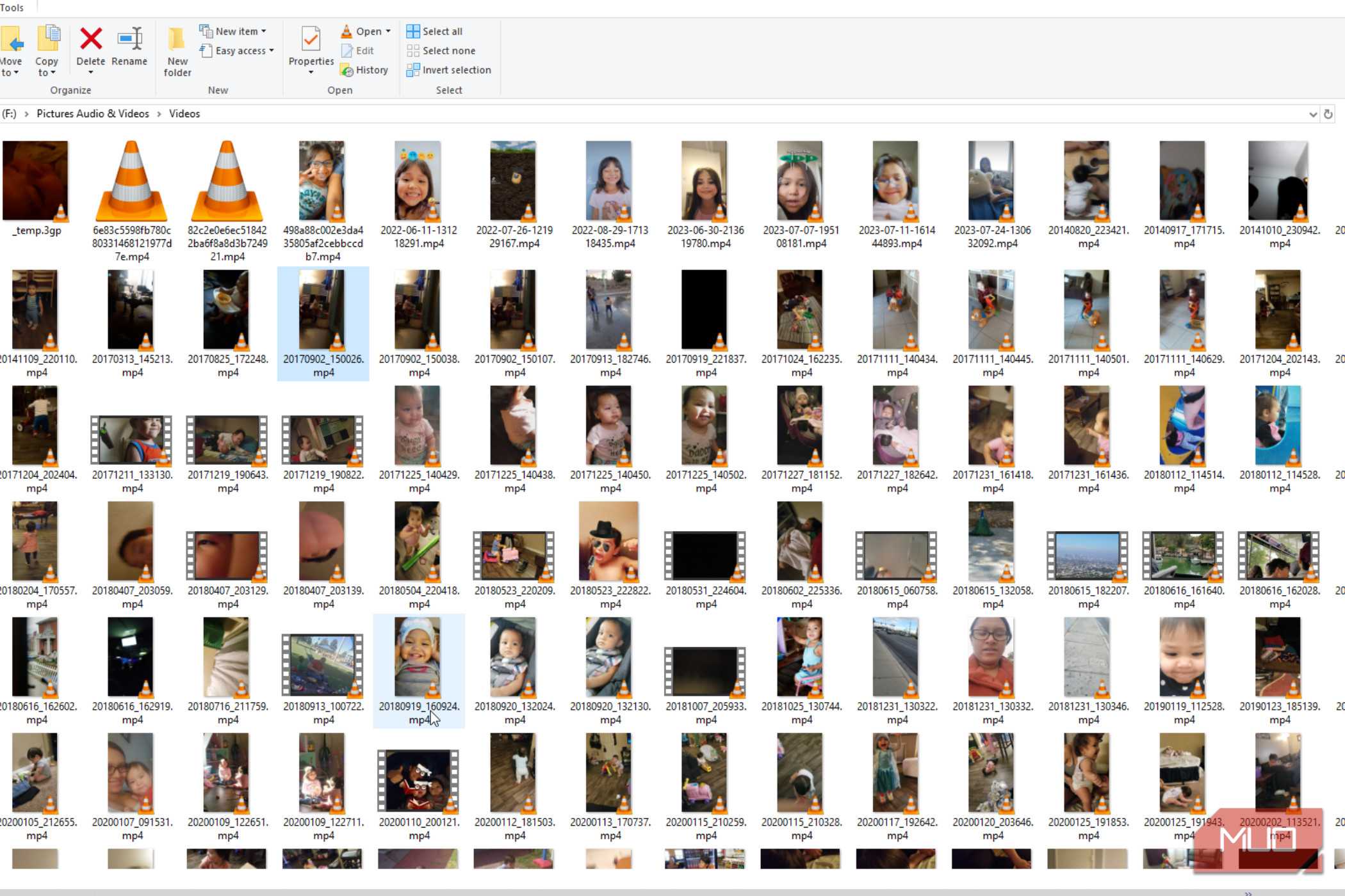 A bunch of videos showing the VLC player