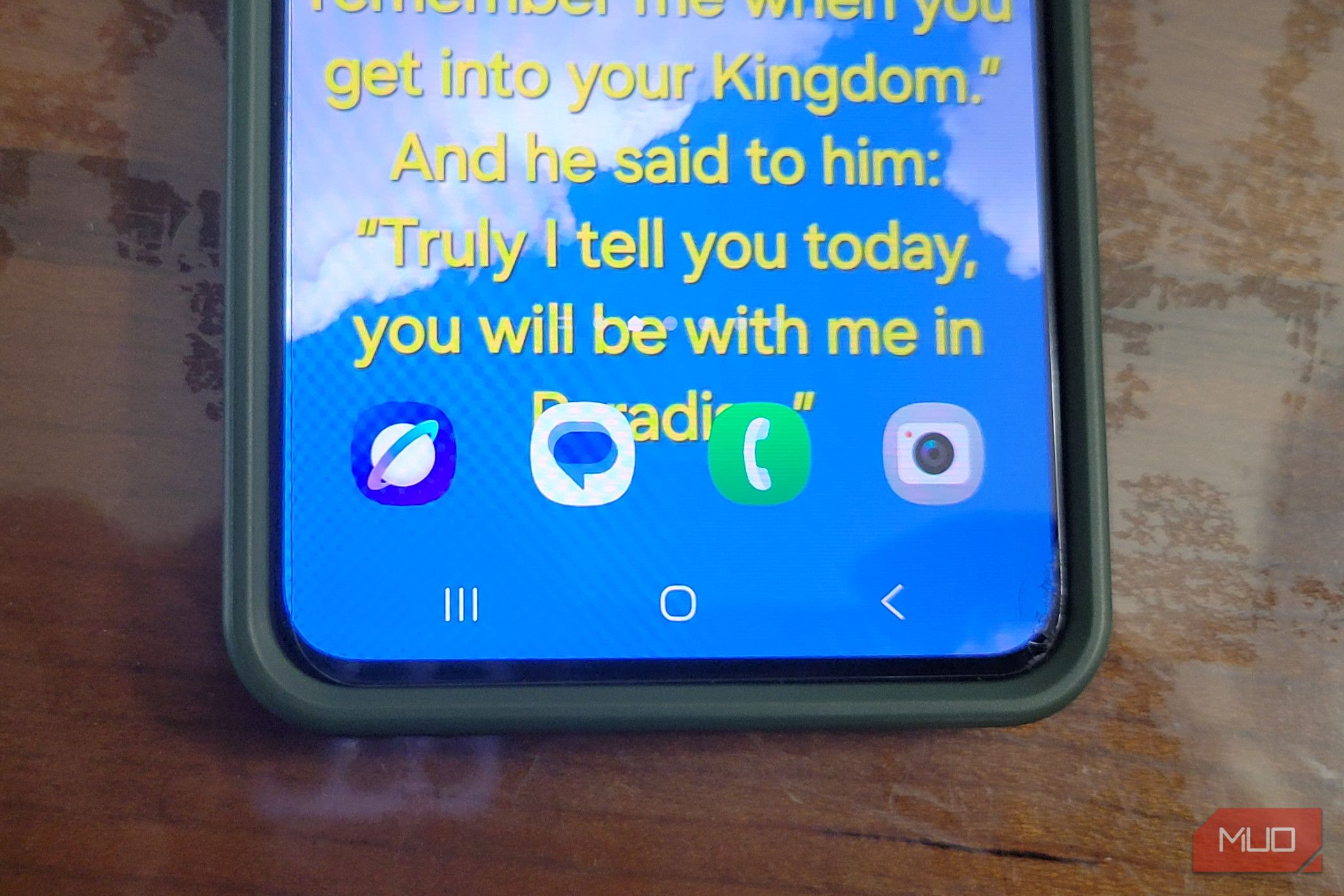 There's a real reason most Android phones still ship with three buttons ...