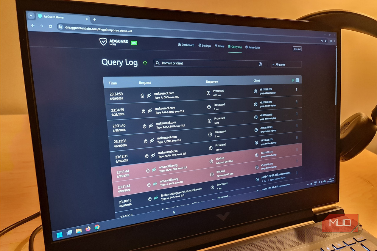 AdGuard DNS query log page