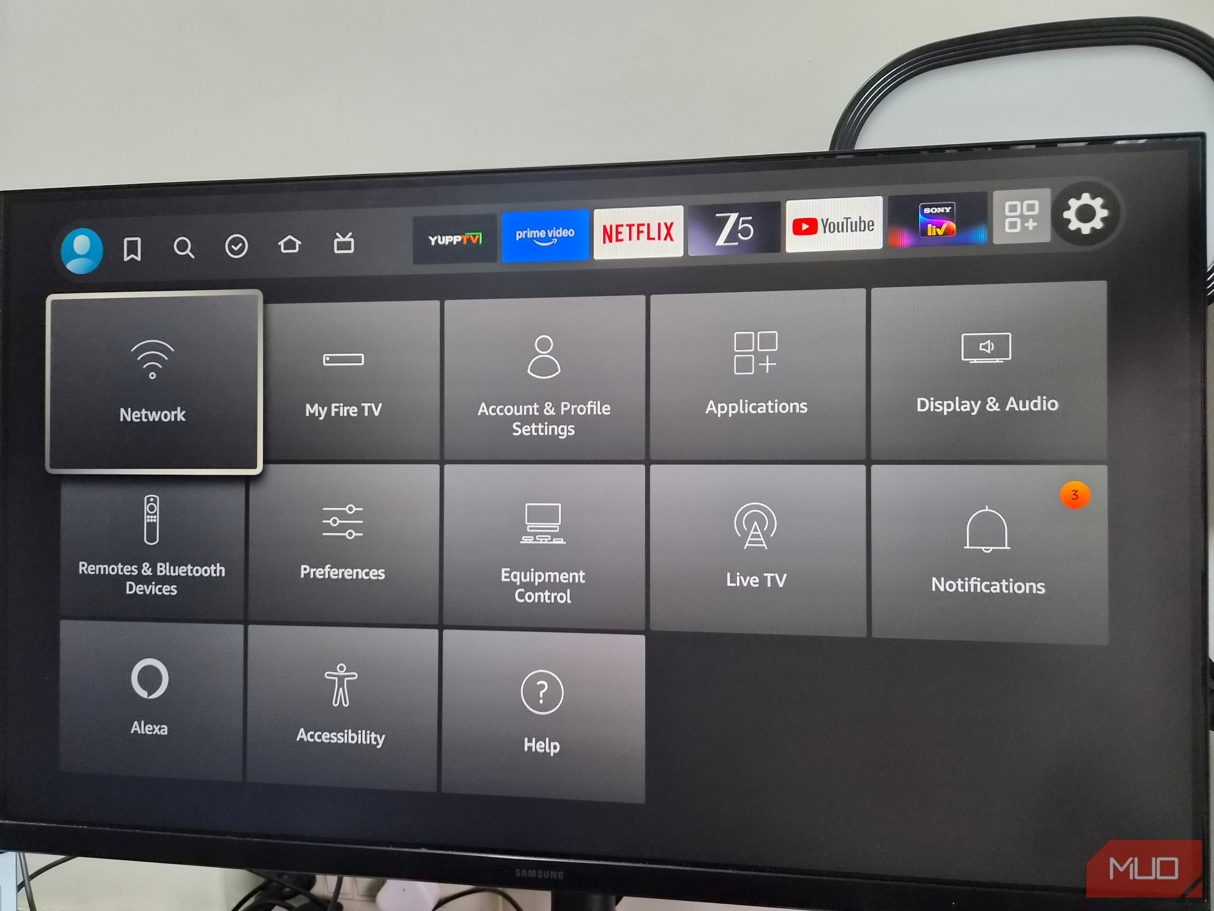 A cheap streaming stick is the best upgrade my old monitor ever got