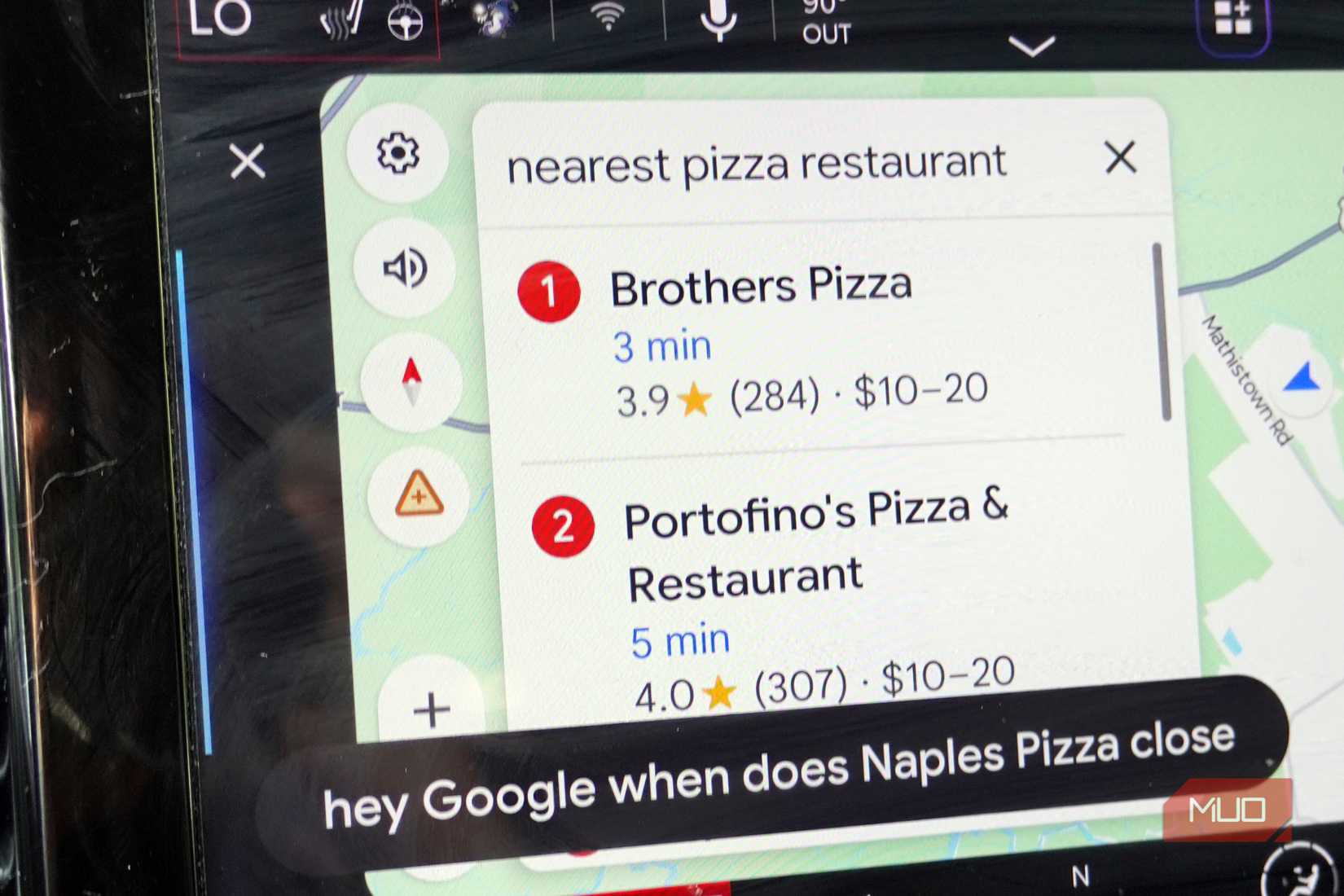 Pizza restaurants and ratings in Gemini for Android Auto.